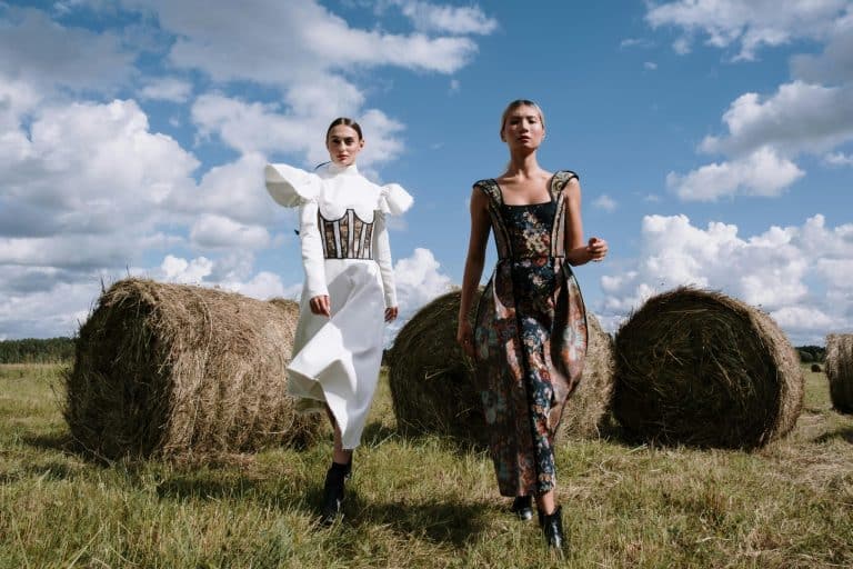 Accessorizing 101: Elevating Your Outfits with the Right Pieces