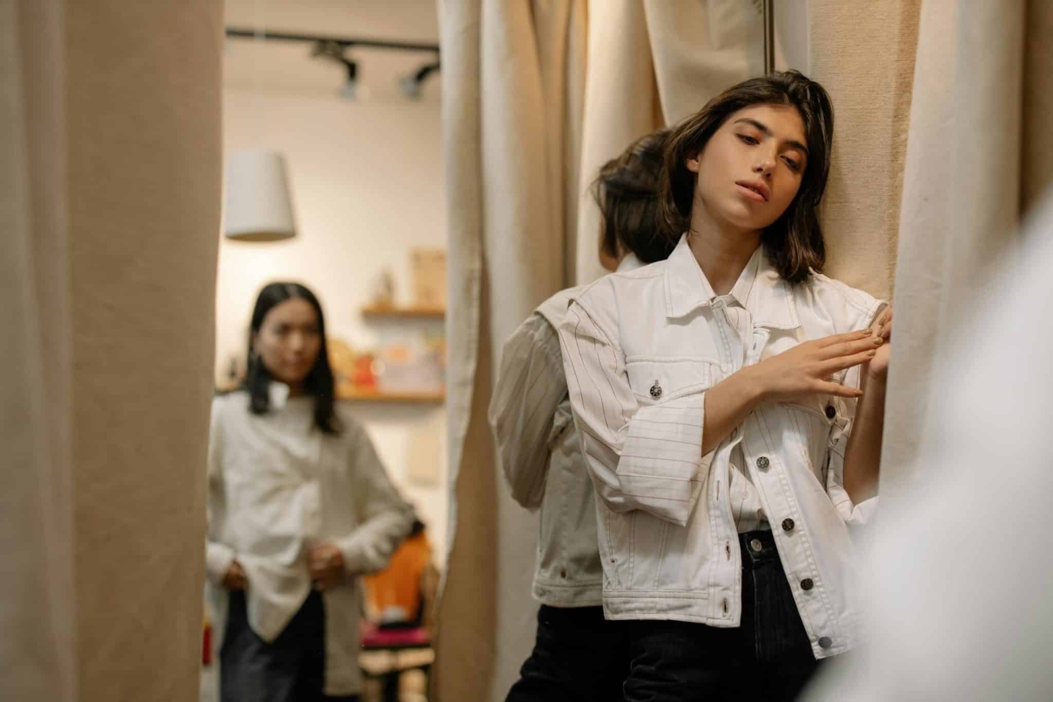 The Art of Finding Hidden Gems in Thrift and Vintage Stores