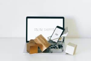 The Role of Augmented Reality in Transforming Online Shopping