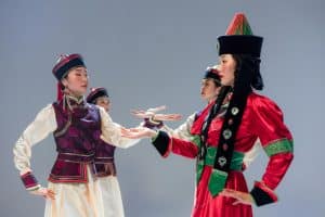 The History and Cultural Significance of Traditional Garments